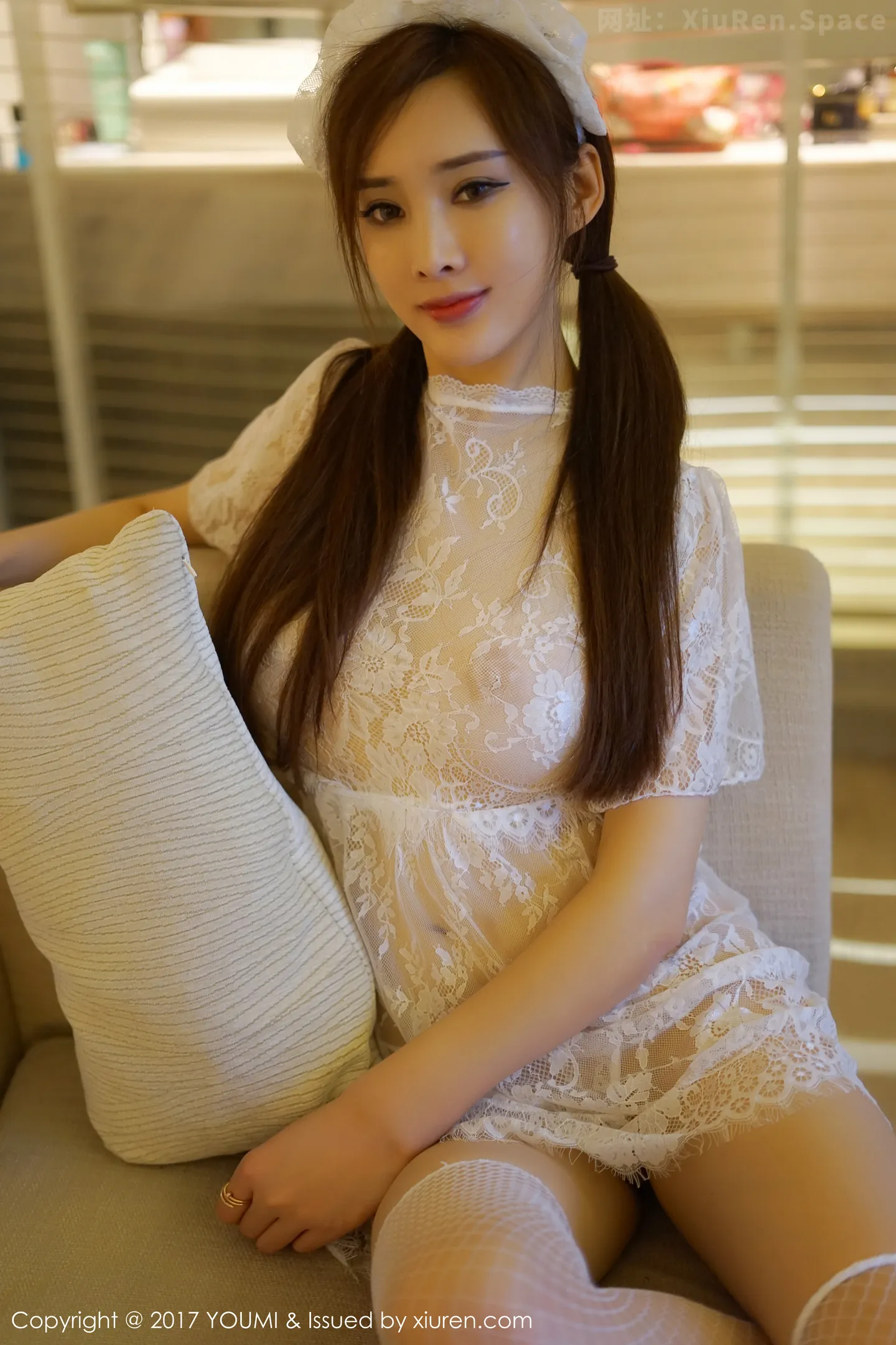 图片[6]-[YouMi尤蜜荟]Vol.052 女神土肥圆矮挫穷普吉岛旅拍性感女仆装秀傲人豪乳诱惑写真40P-秀人网官方网站